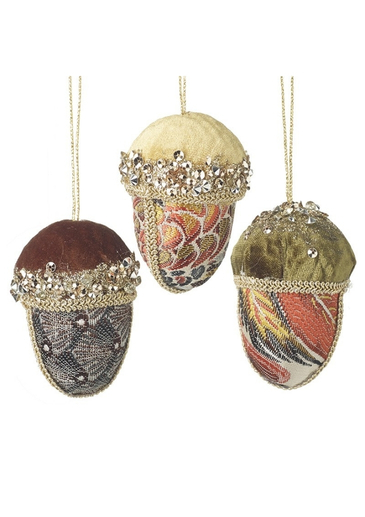 The Velvet Top Acorn Mix Hanging Decoration from Heaven Sends brings natural-inspired detail and soft texture to decorative displays. Featuring an acorn design with velvet tops, it offers an understated way to introduce seasonal character around the home. The hanging format makes it easy to incorporate into decorative arrangements, adding a tactile and nature-inspired element to festive or autumnal displays.